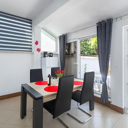 Family Apartment Romina Vrsar Exterior foto